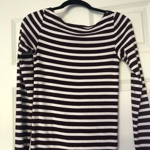 GAP Modern Tee - Maroon Stripes XS